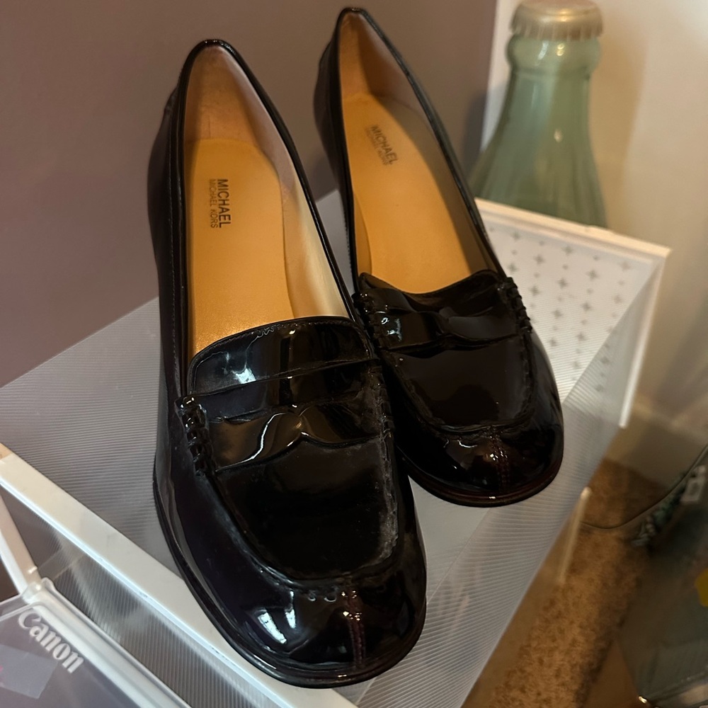 Michael Kors black heel dress shoes